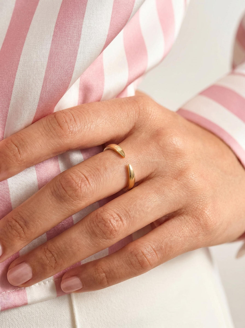 Claw wrap ring worn every day