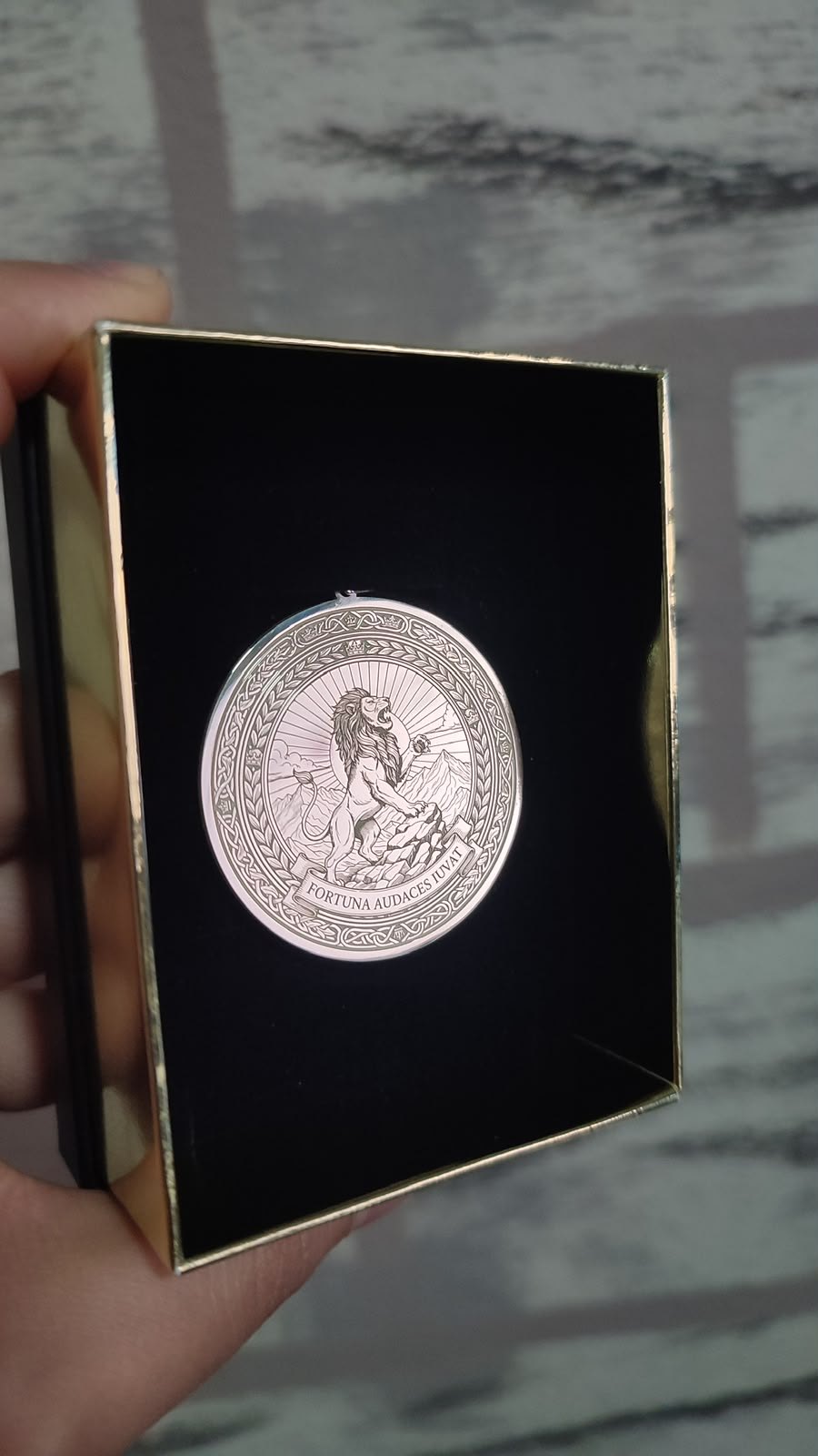 Fortuna Audaces Iuvat lion medallion