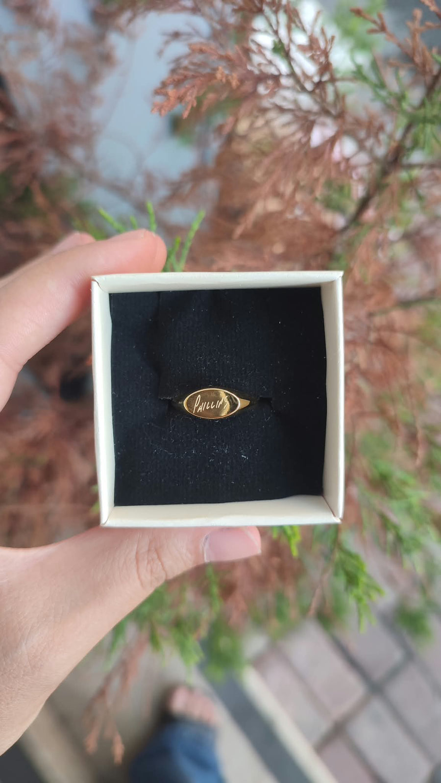 Handwriting signet ring in gold