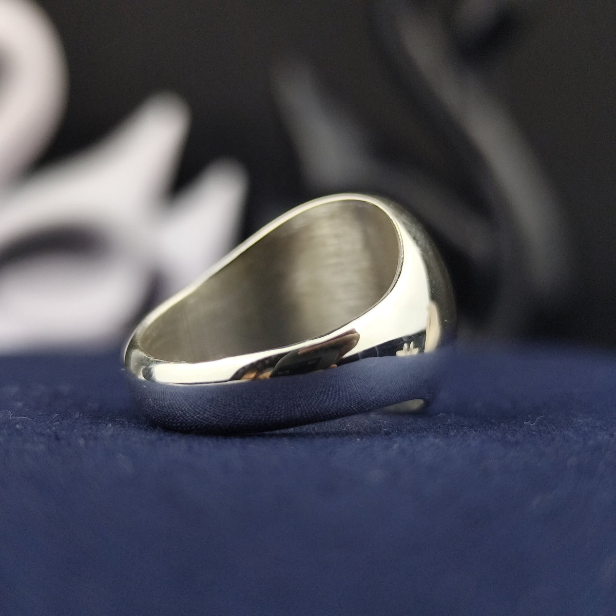 Custom Family Crest Ring, Engraved Coat of Arms Signet, Personalized Heritage Gift for Him