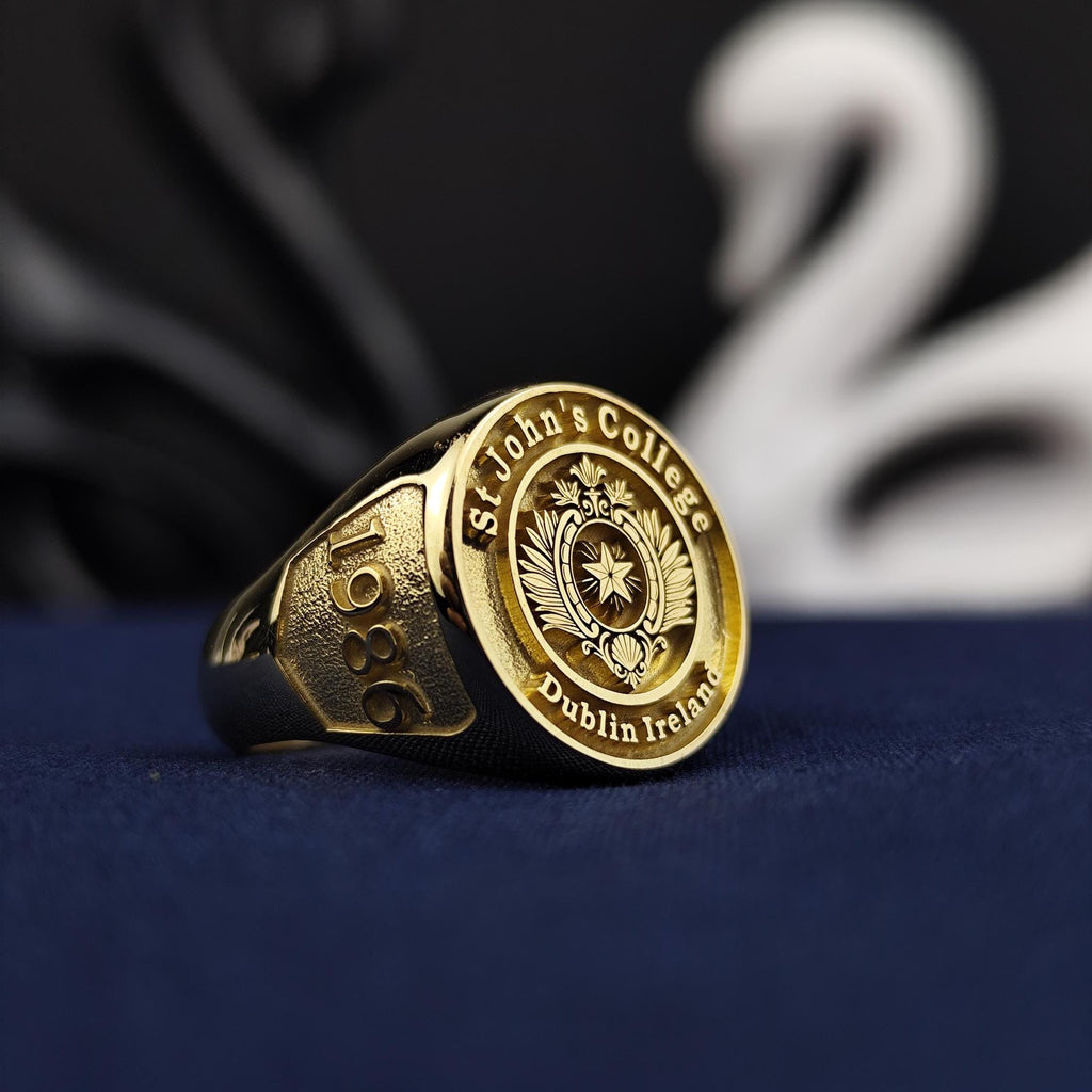 Gold-Plated University Ring – Custom Graduation Signet for Men & Women – Personalized College Class Jewelry