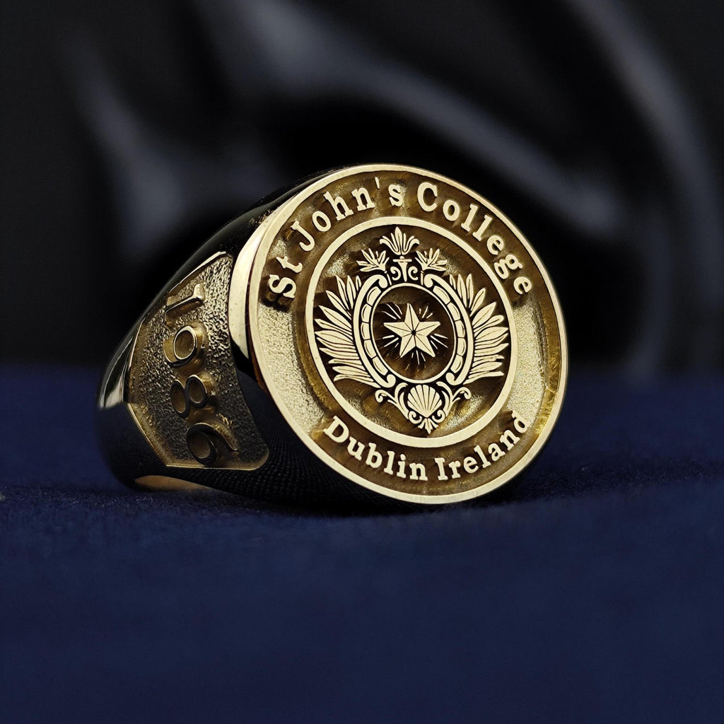Gold-Plated University Ring – Custom Graduation Signet for Men & Women – Personalized College Class Jewelry