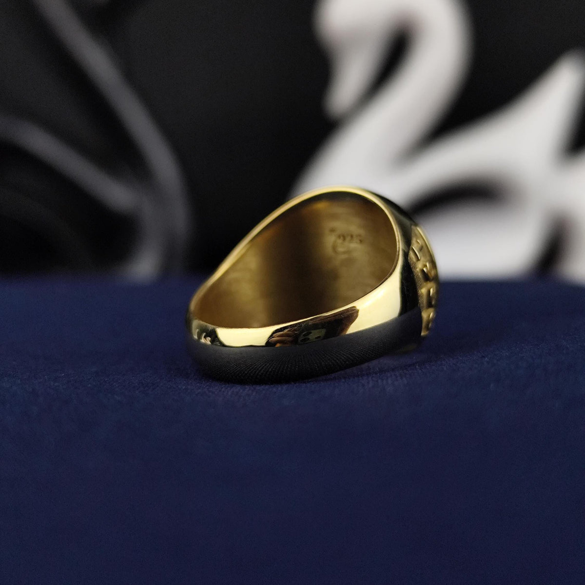 Gold-Plated University Ring – Custom Graduation Signet for Men & Women – Personalized College Class Jewelry