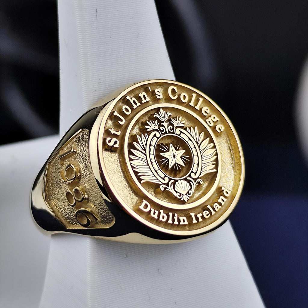 Gold-Plated University Ring – Custom Graduation Signet for Men & Women – Personalized College Class Jewelry