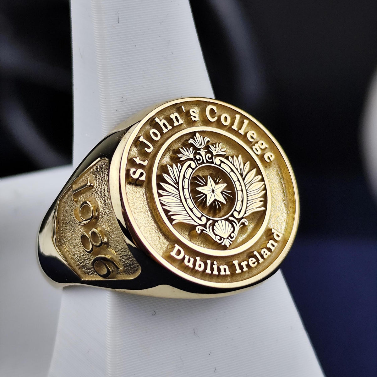 Gold-Plated University Ring – Custom Graduation Signet for Men & Women – Personalized College Class Jewelry