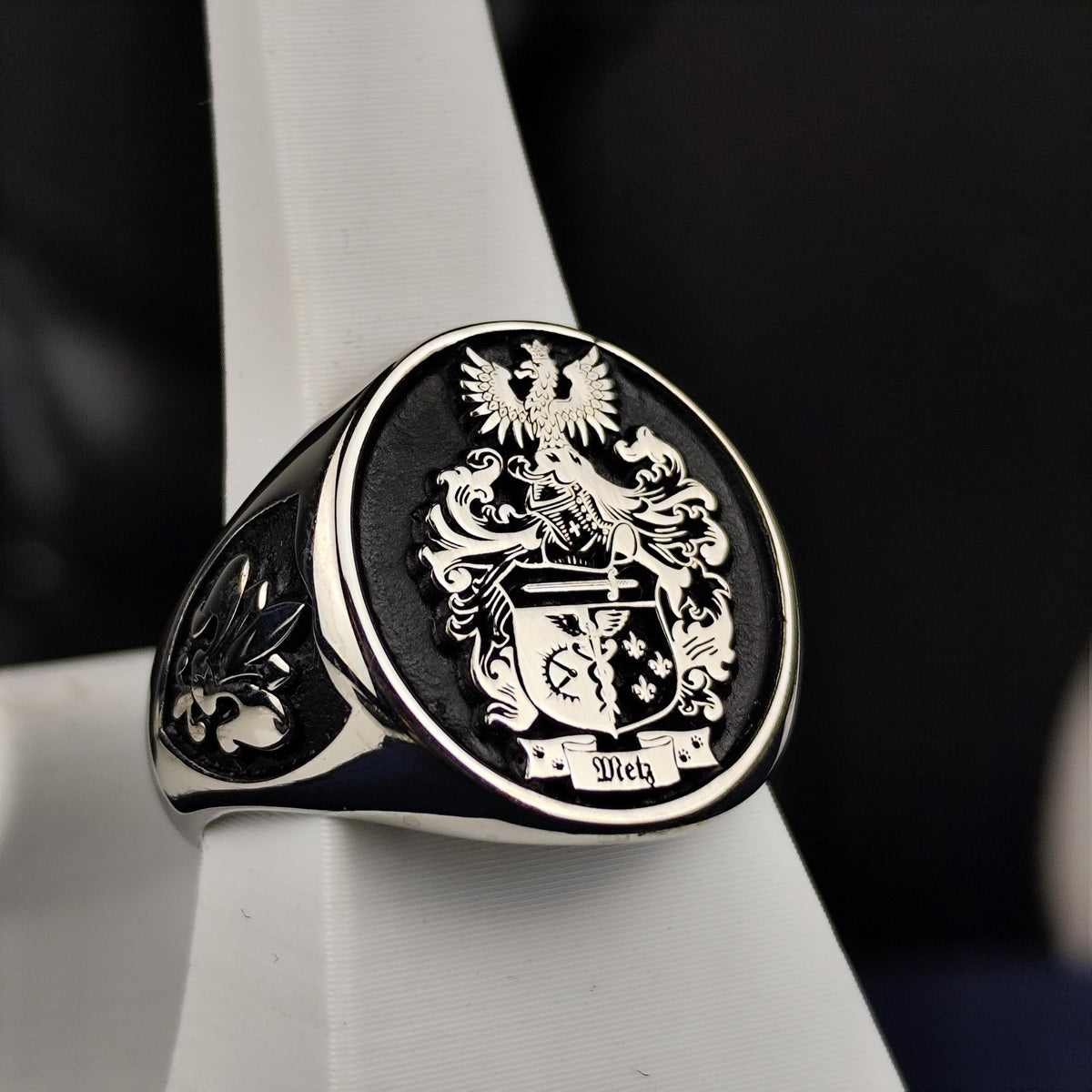 Personalized Family Crest Ring, Custom Coat of Arms Signet, Sterling Silver Heraldic Heirloom Gift