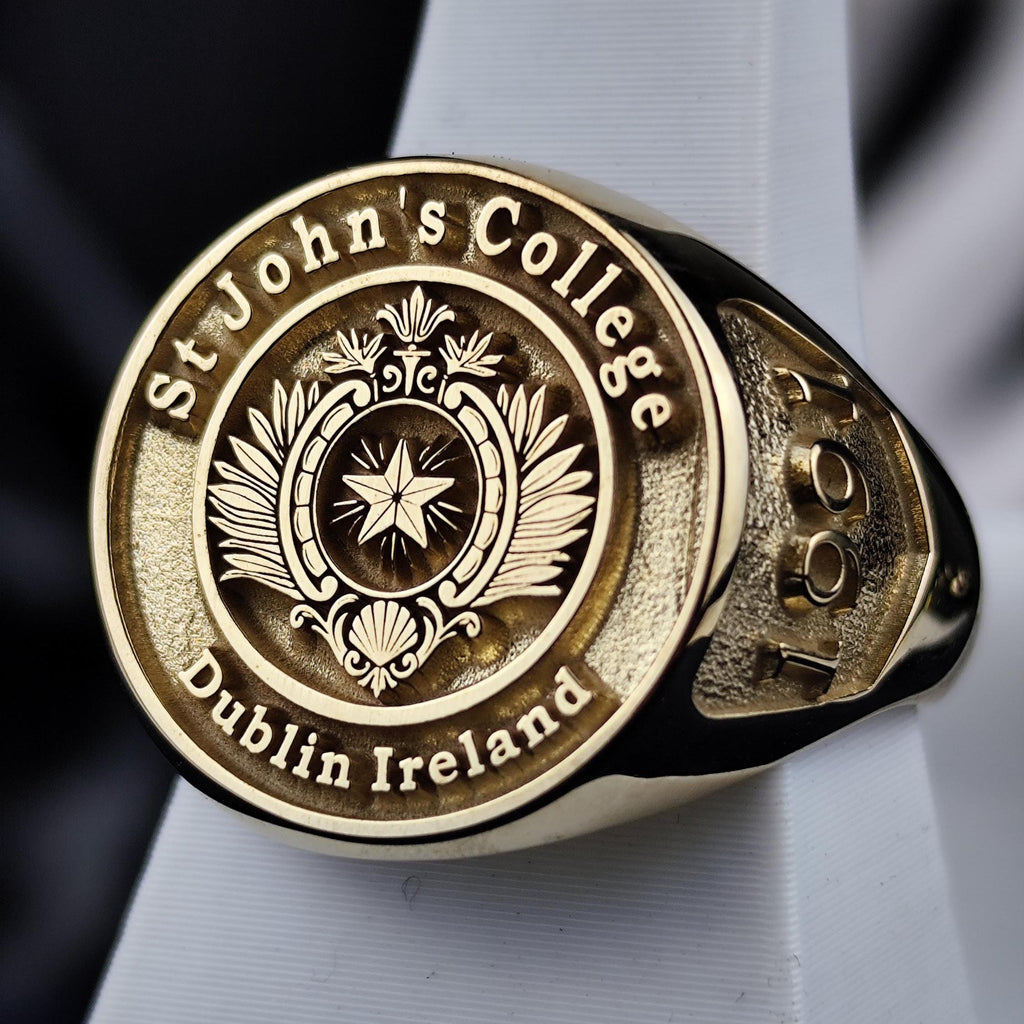Gold-Plated University Ring – Custom Graduation Signet for Men & Women – Personalized College Class Jewelry
