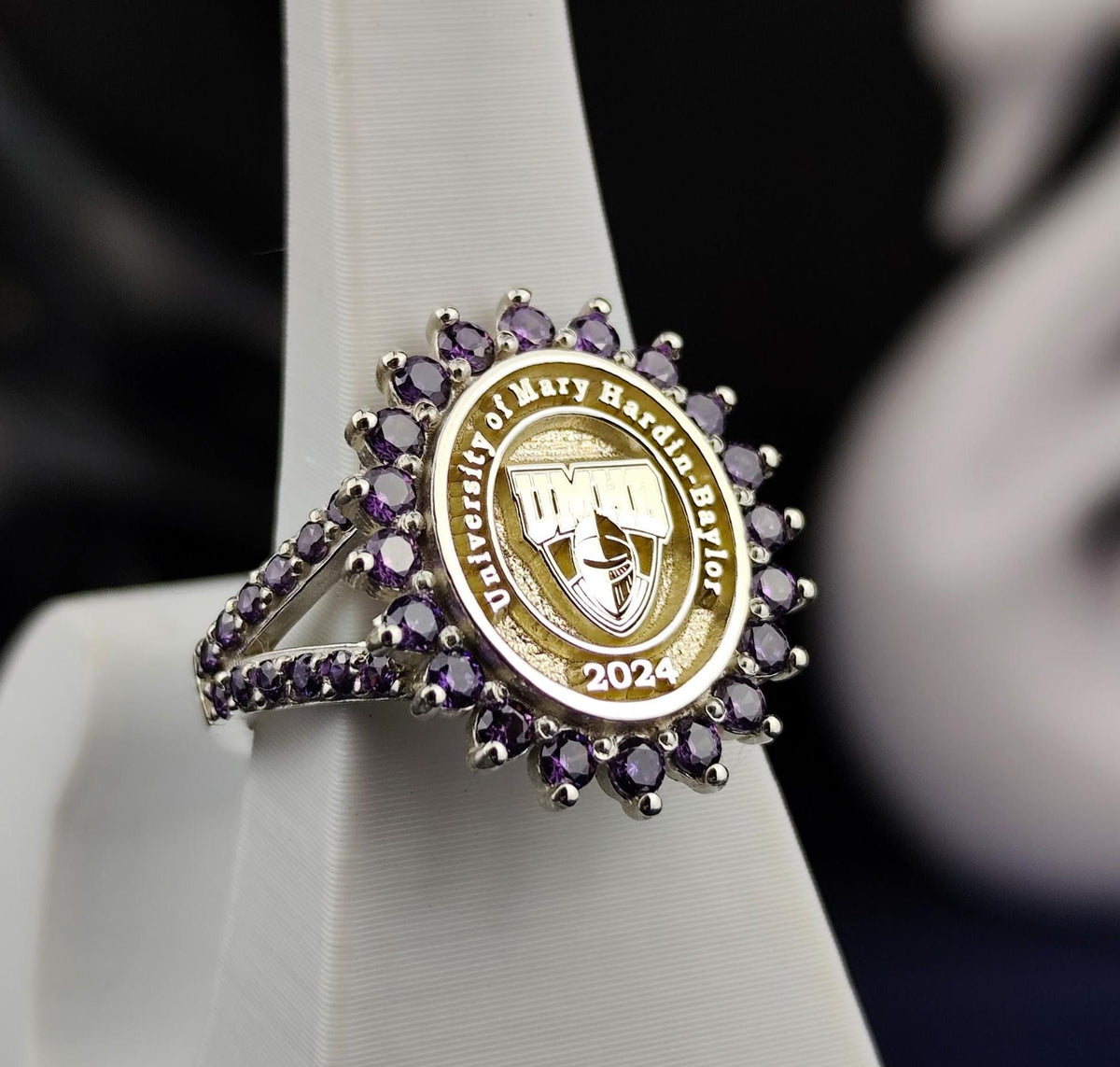 Purple Stone Class Ring for Women, Custom University Signet, Graduation Gift