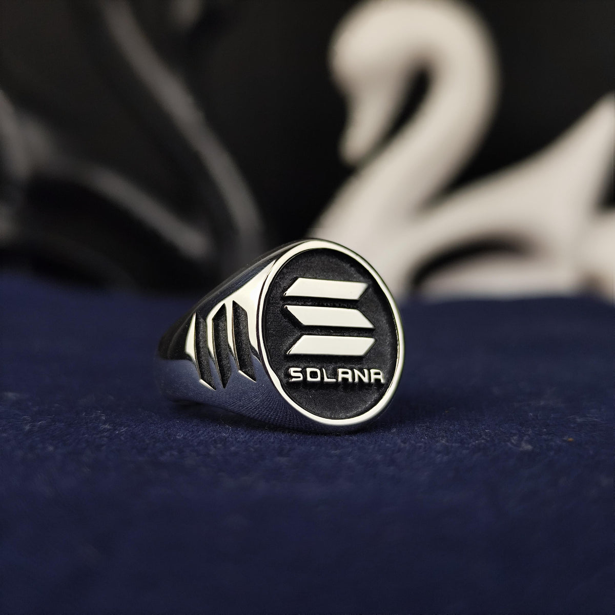 Silver Solana Ring – Stylish Blockchain Crypto Jewelry for Investors and Enthusiasts
