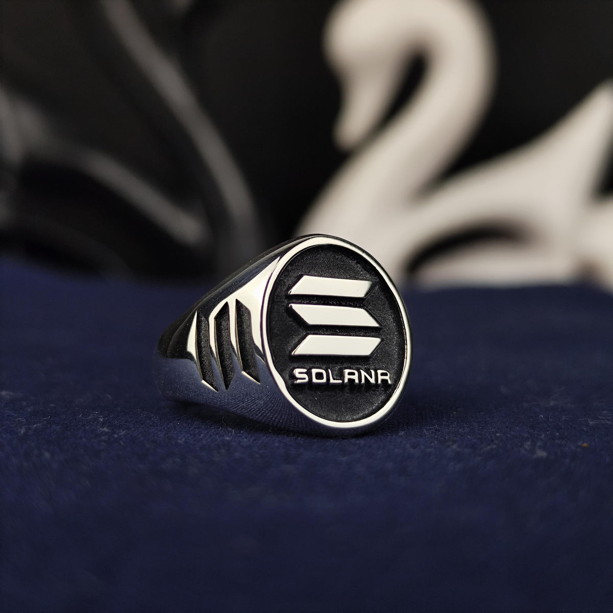 Silver Solana Ring – Stylish Blockchain Crypto Jewelry for Investors and Enthusiasts