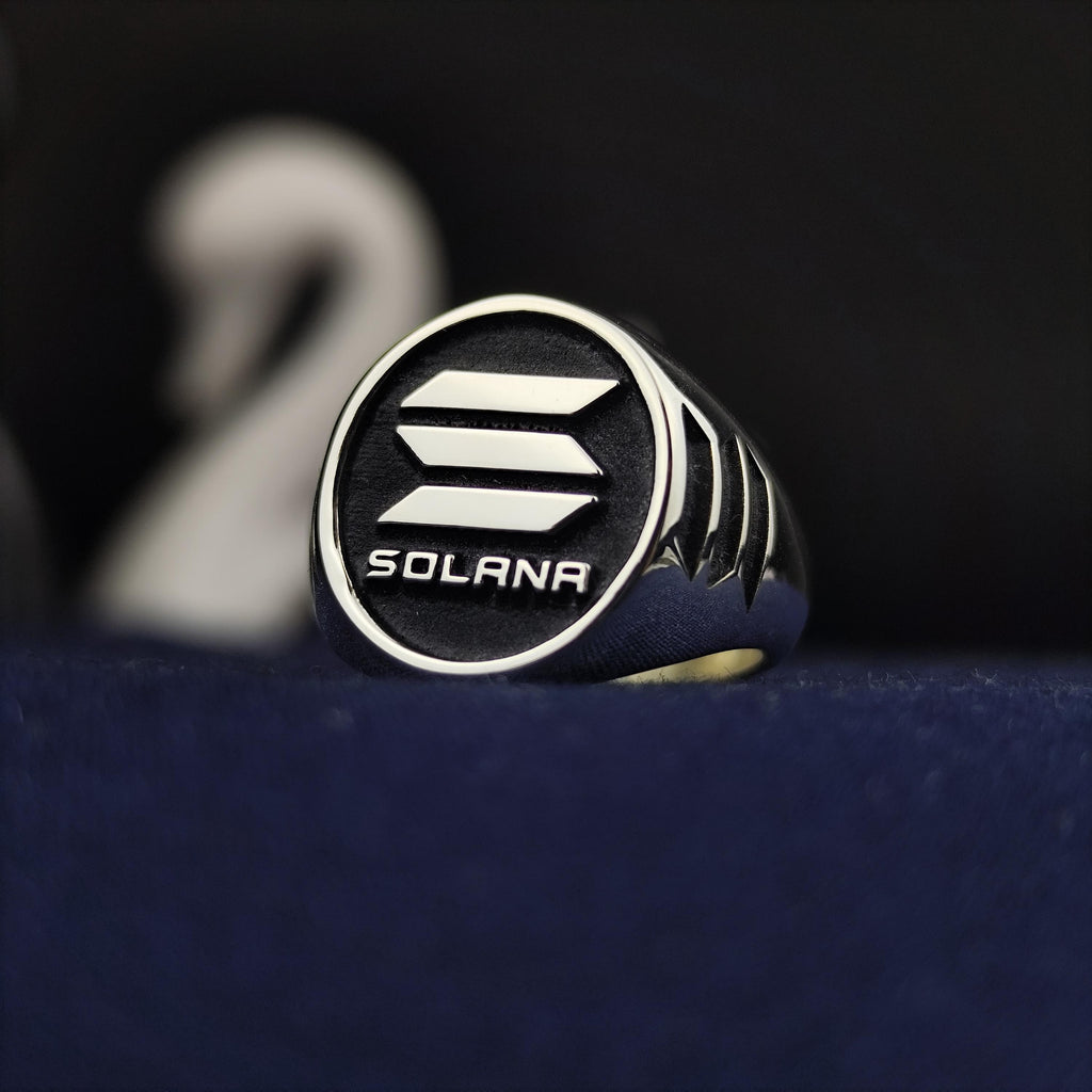 Silver Solana Ring – Stylish Blockchain Crypto Jewelry for Investors and Enthusiasts