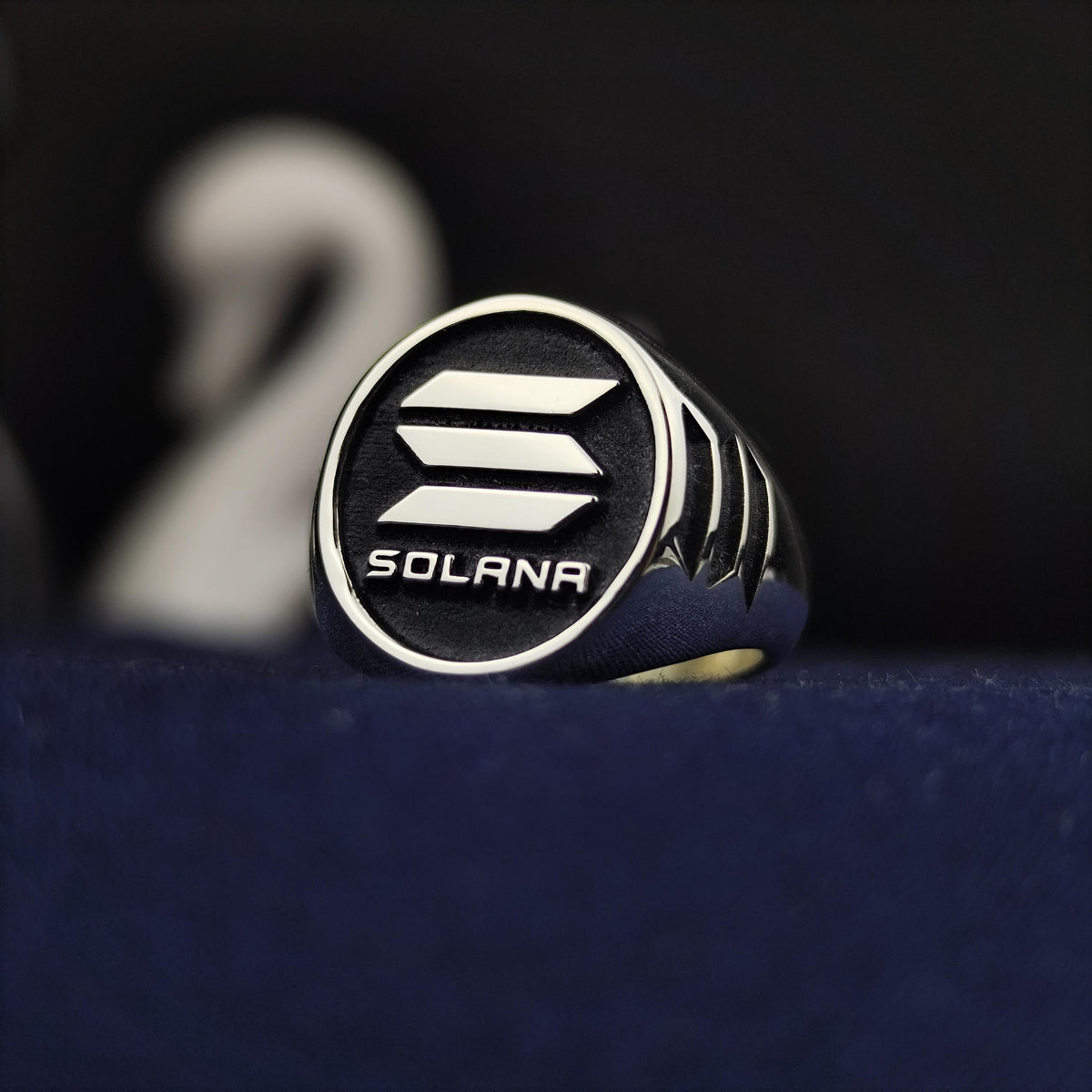 Silver Solana Ring – Stylish Blockchain Crypto Jewelry for Investors and Enthusiasts