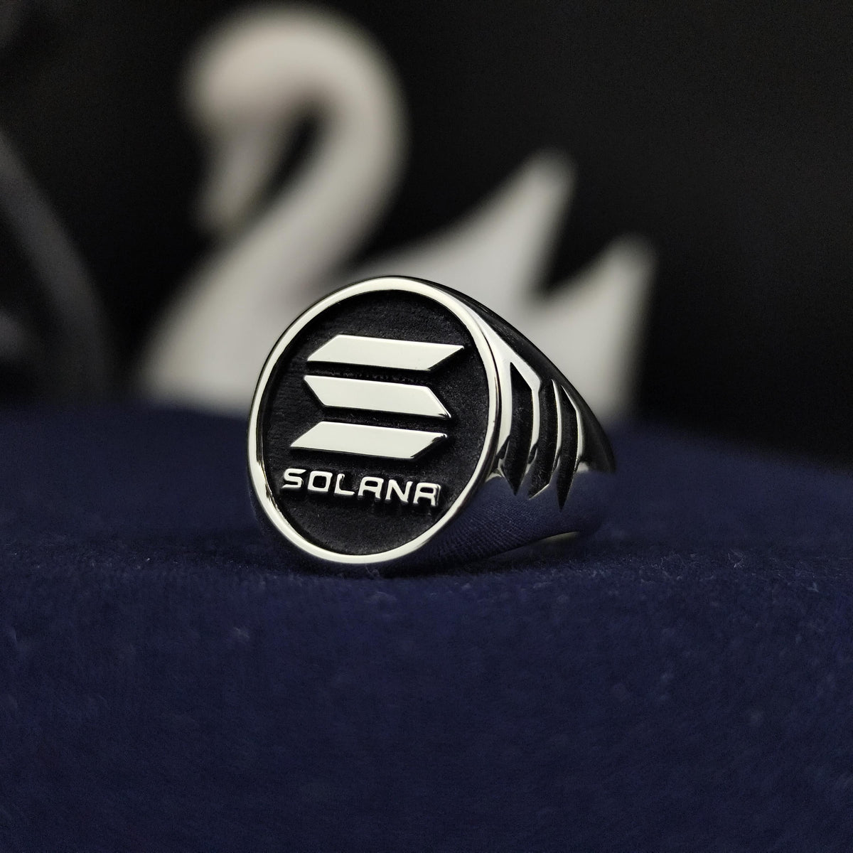 Silver Solana Ring – Stylish Blockchain Crypto Jewelry for Investors and Enthusiasts