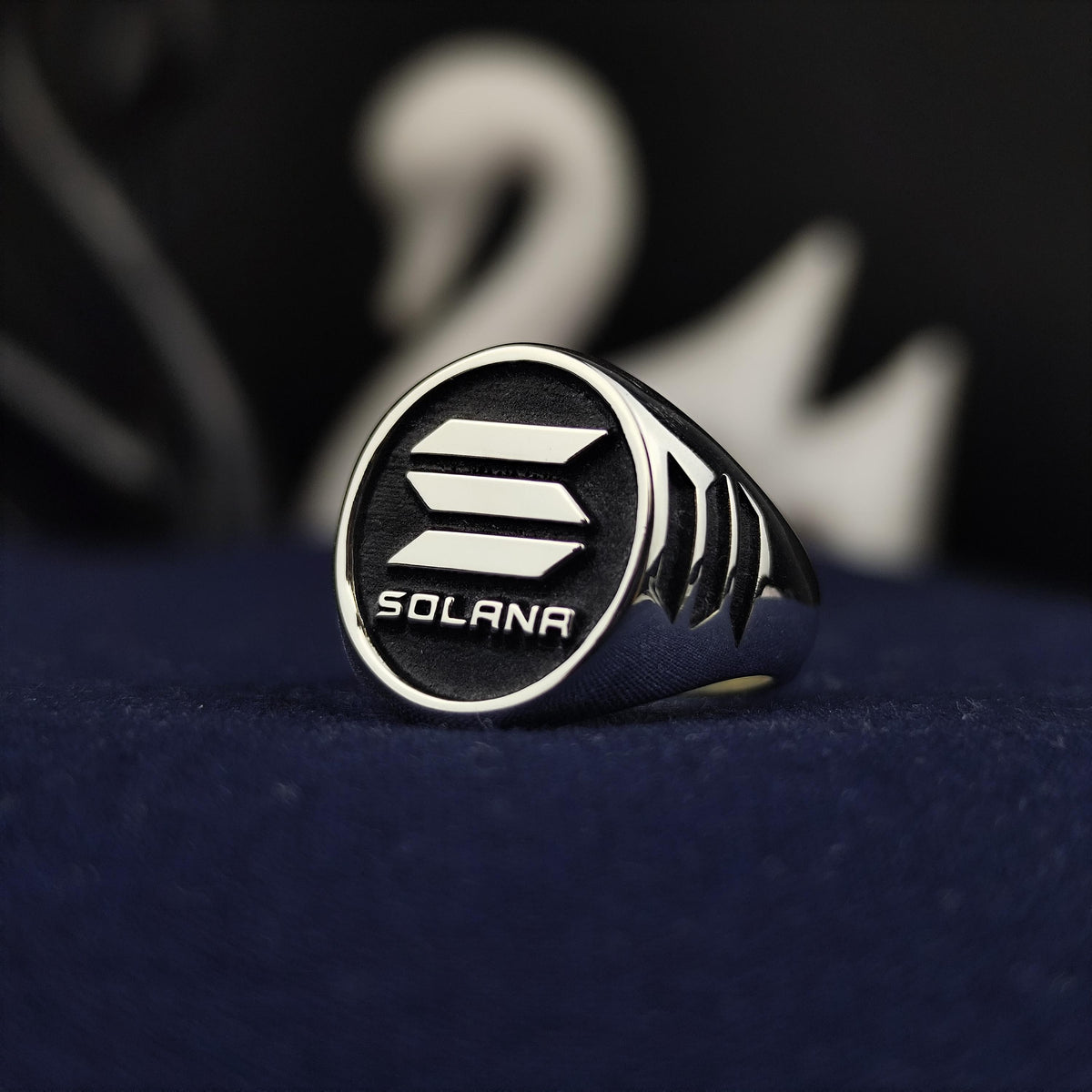 Silver Solana Ring – Stylish Blockchain Crypto Jewelry for Investors and Enthusiasts