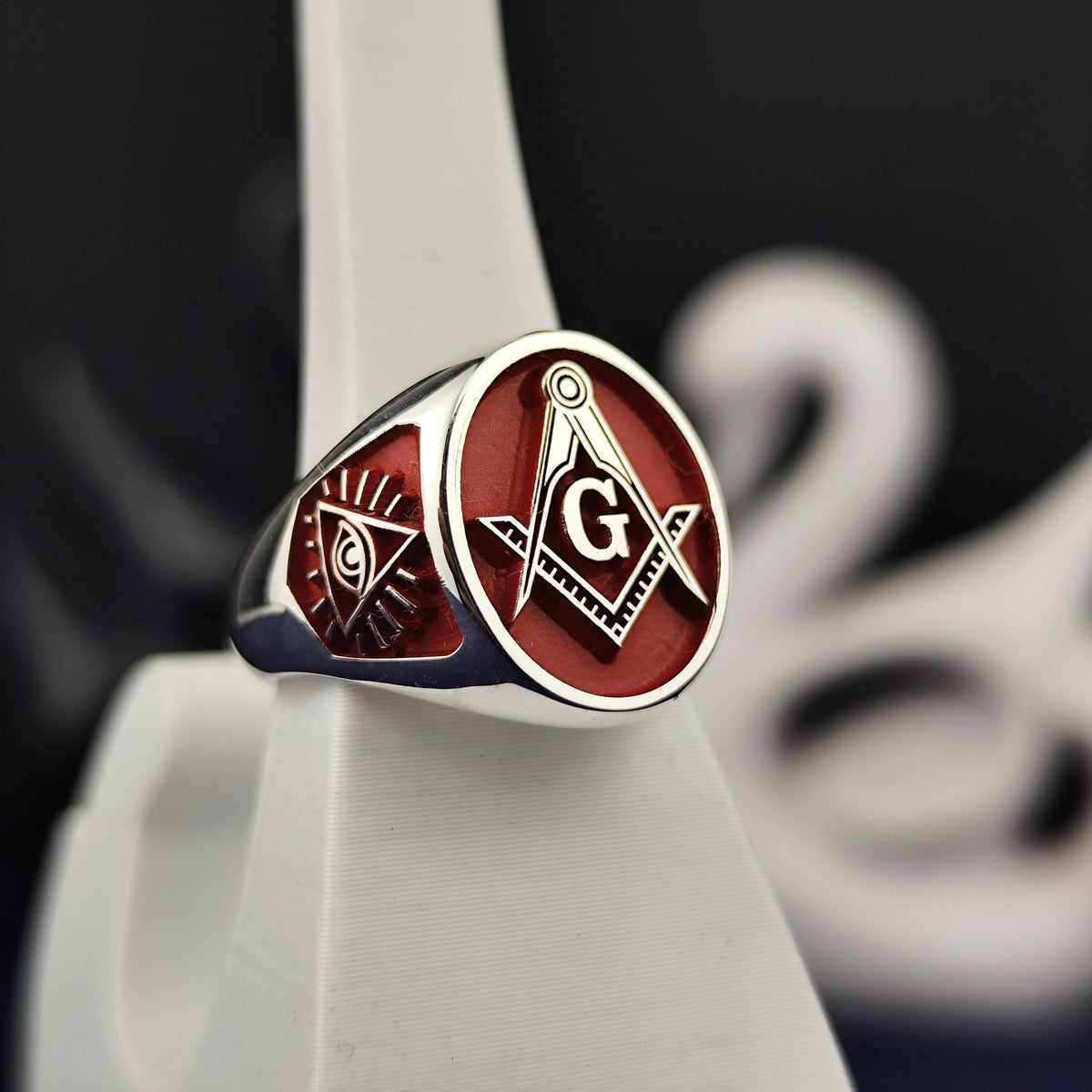 Handcrafted Freemason Ring: Sterling Silver Masonic Signet with Enamel