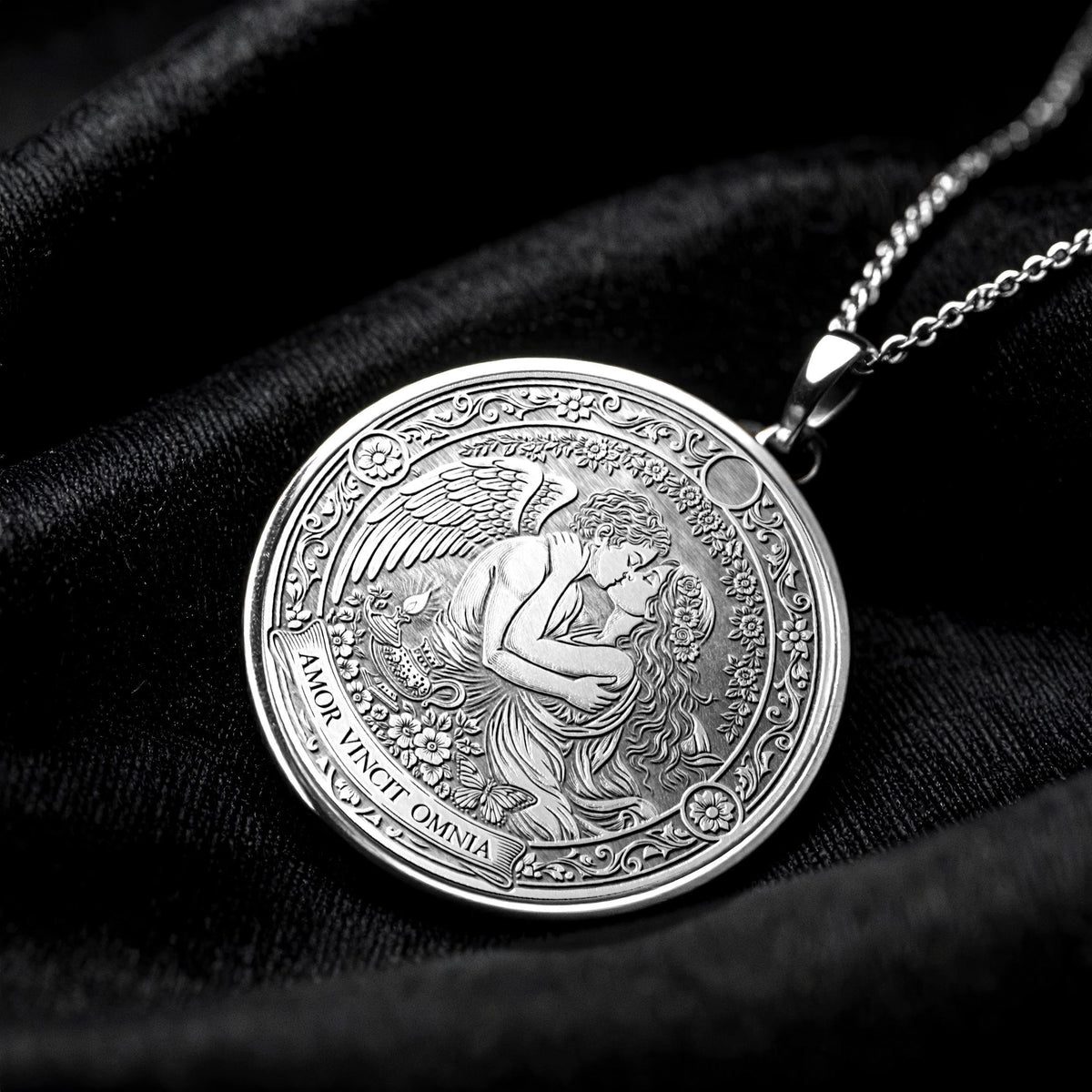 AMOR VINCIT OMNIA – Cupid and Psyche Pendant