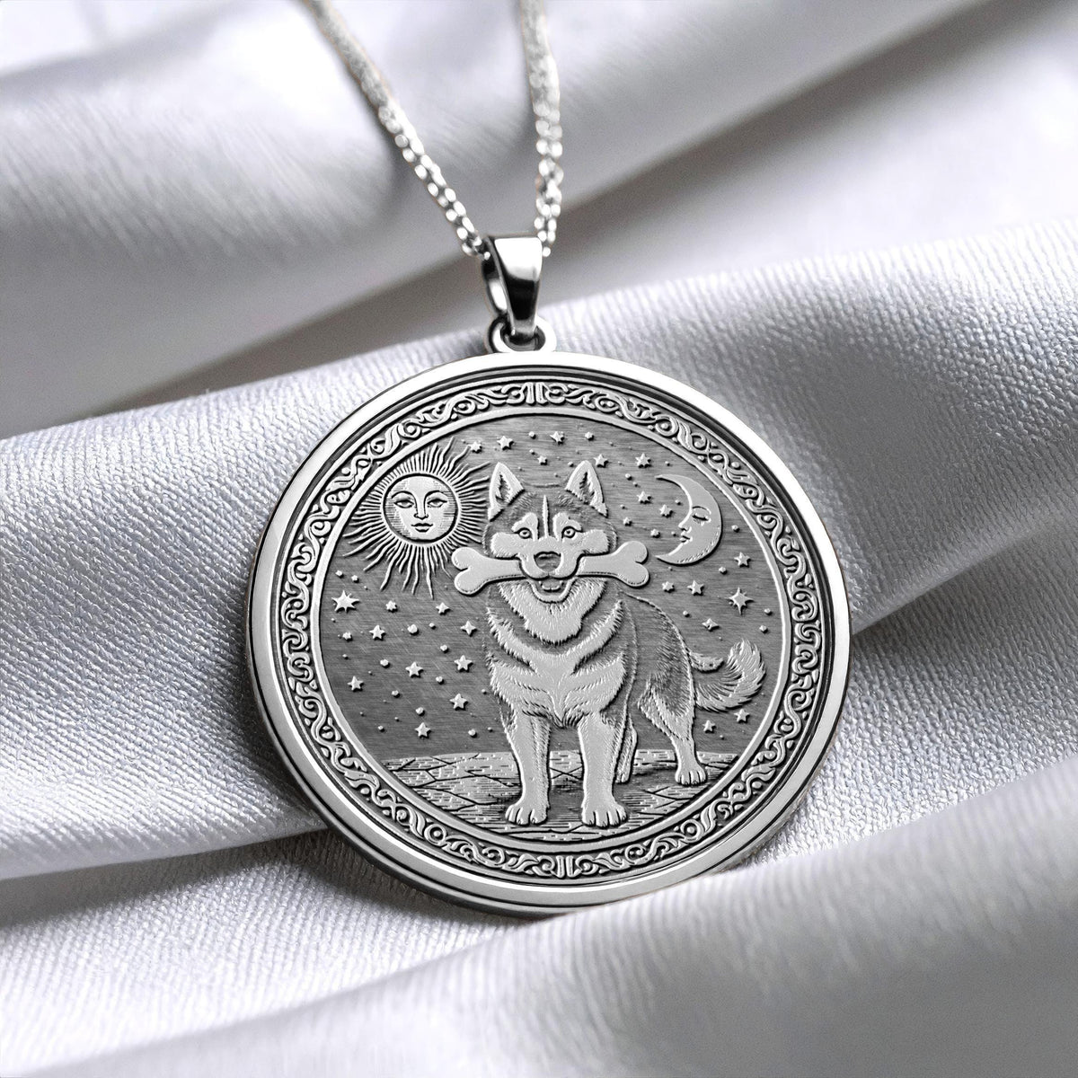 Husky Necklace – Spirit of Strength and Adventure