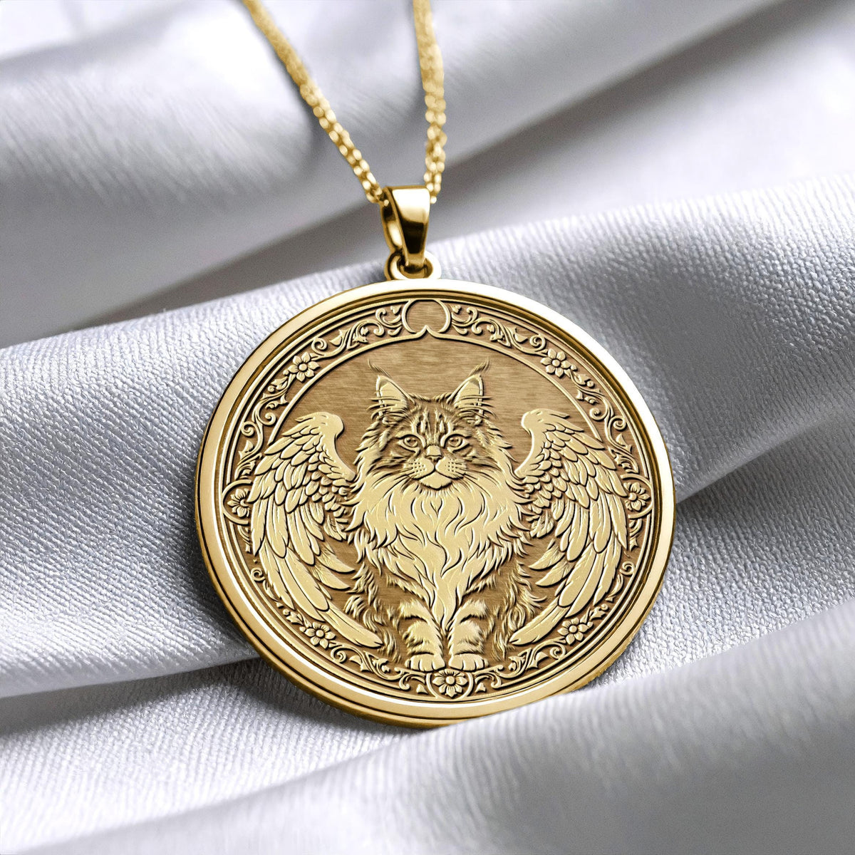 Elegant Maine Coon Cat Charm Necklace