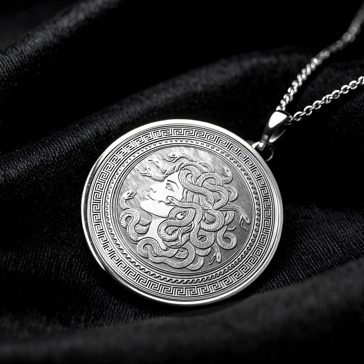 Medusa Pendant Necklace – A Mythic Greek Amulet for Protection and Feminine Strength