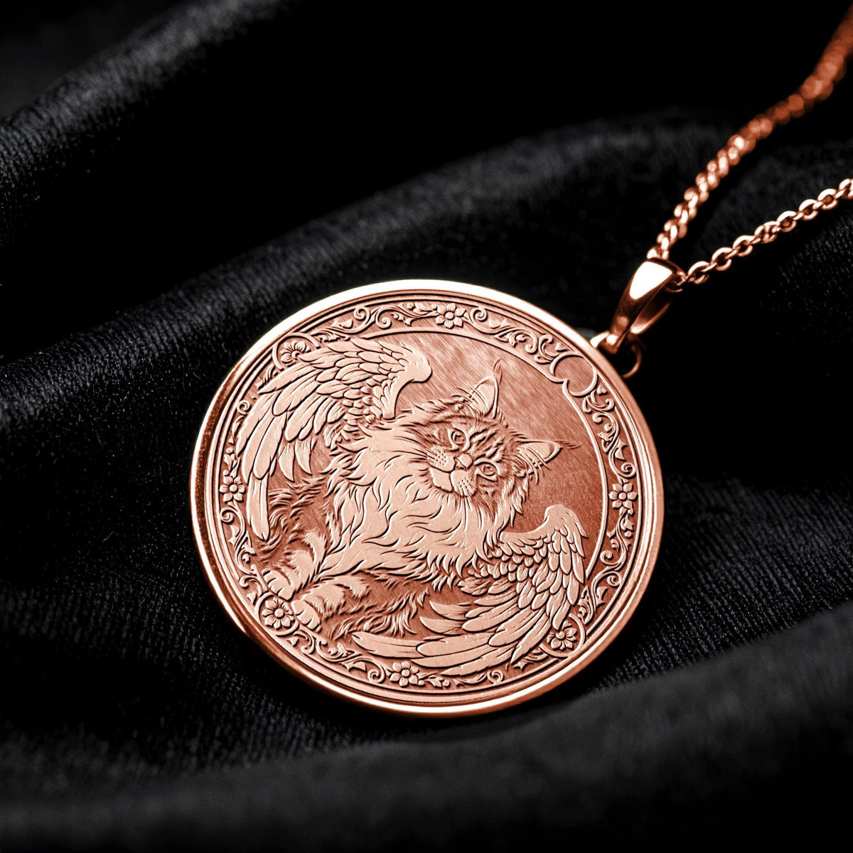 Elegant Maine Coon Cat Charm Necklace