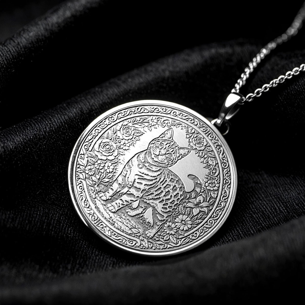 Kitty Cat Necklace – Graceful Feline Love Charm