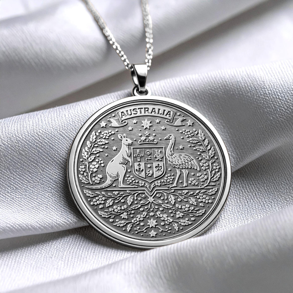 Australia Coat of Arms Necklace with Engraving – Meaningful Australian Pride Gift