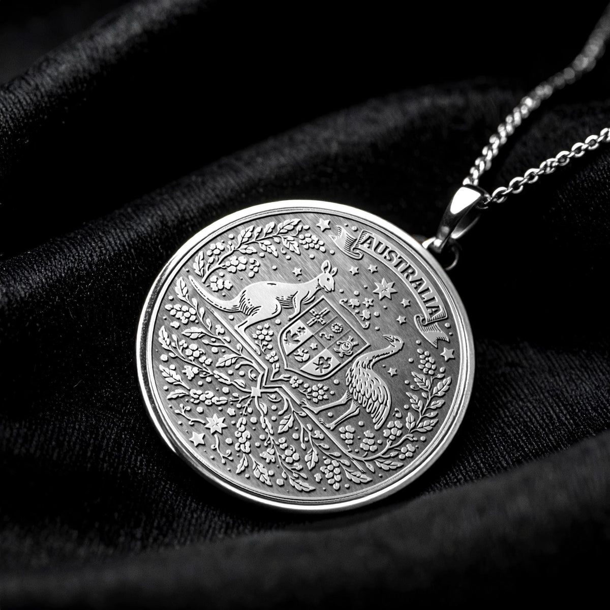 Australia Coat of Arms Necklace with Engraving – Meaningful Australian Pride Gift