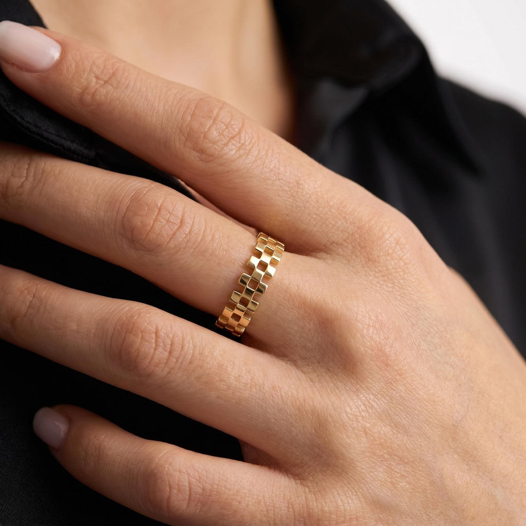Solid gold wide link band ring