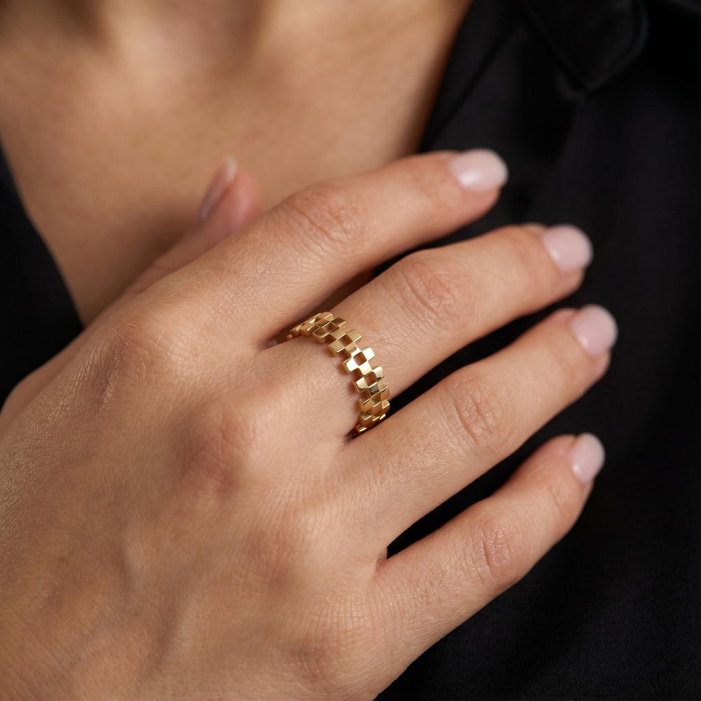 Solid gold wide link band ring